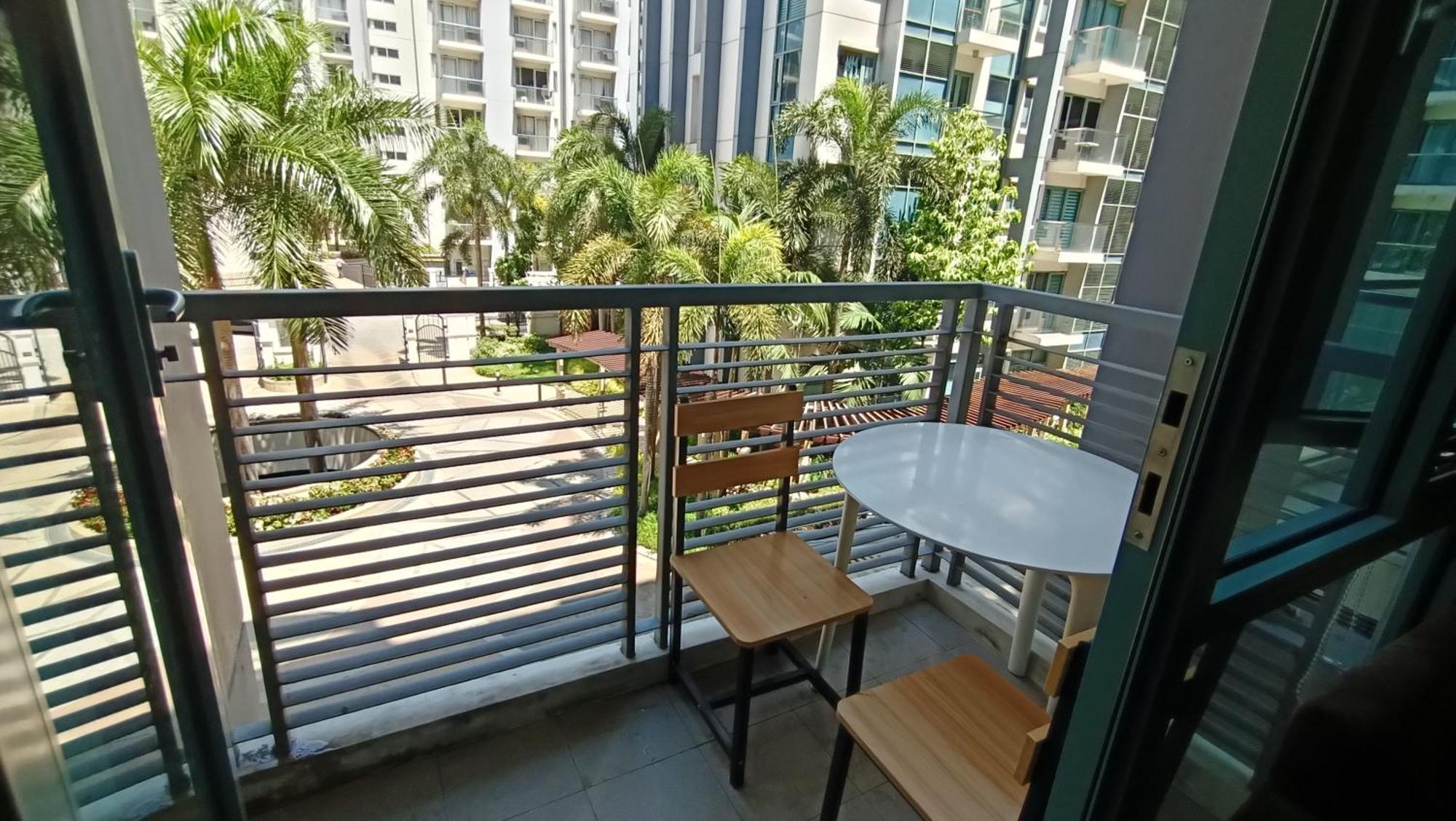 Condotel In Front Of Terminal 3 Manila Exterior photo